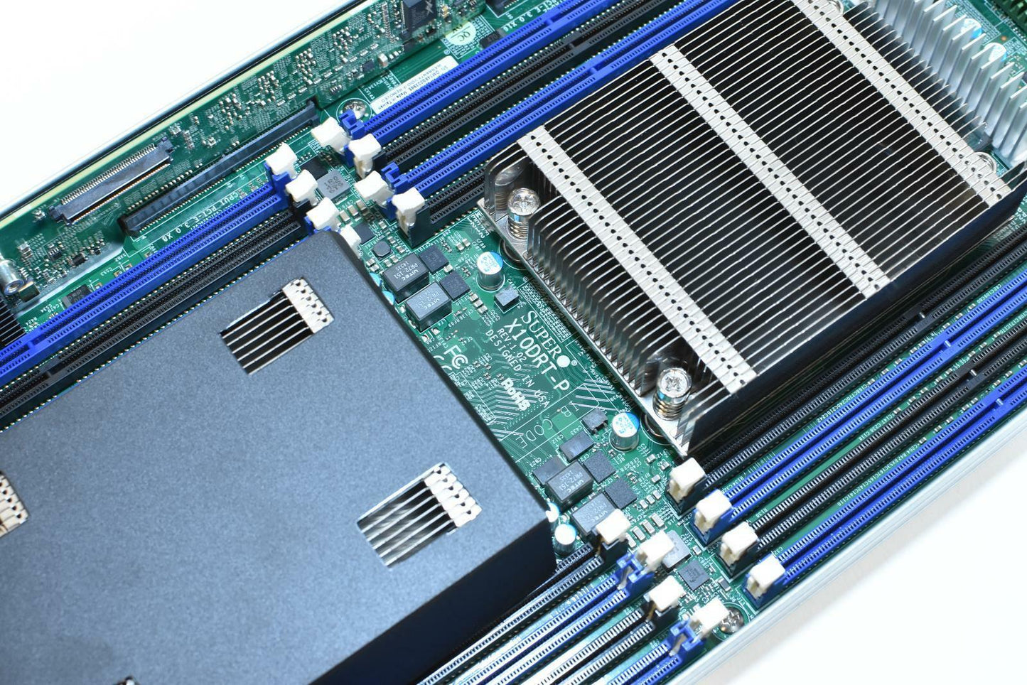 SuperMicro 2028TP-HC1R 4-Node 8x Xeon E5-2650v4 1TB RAM 8x 1.92TB SSD 2U Server