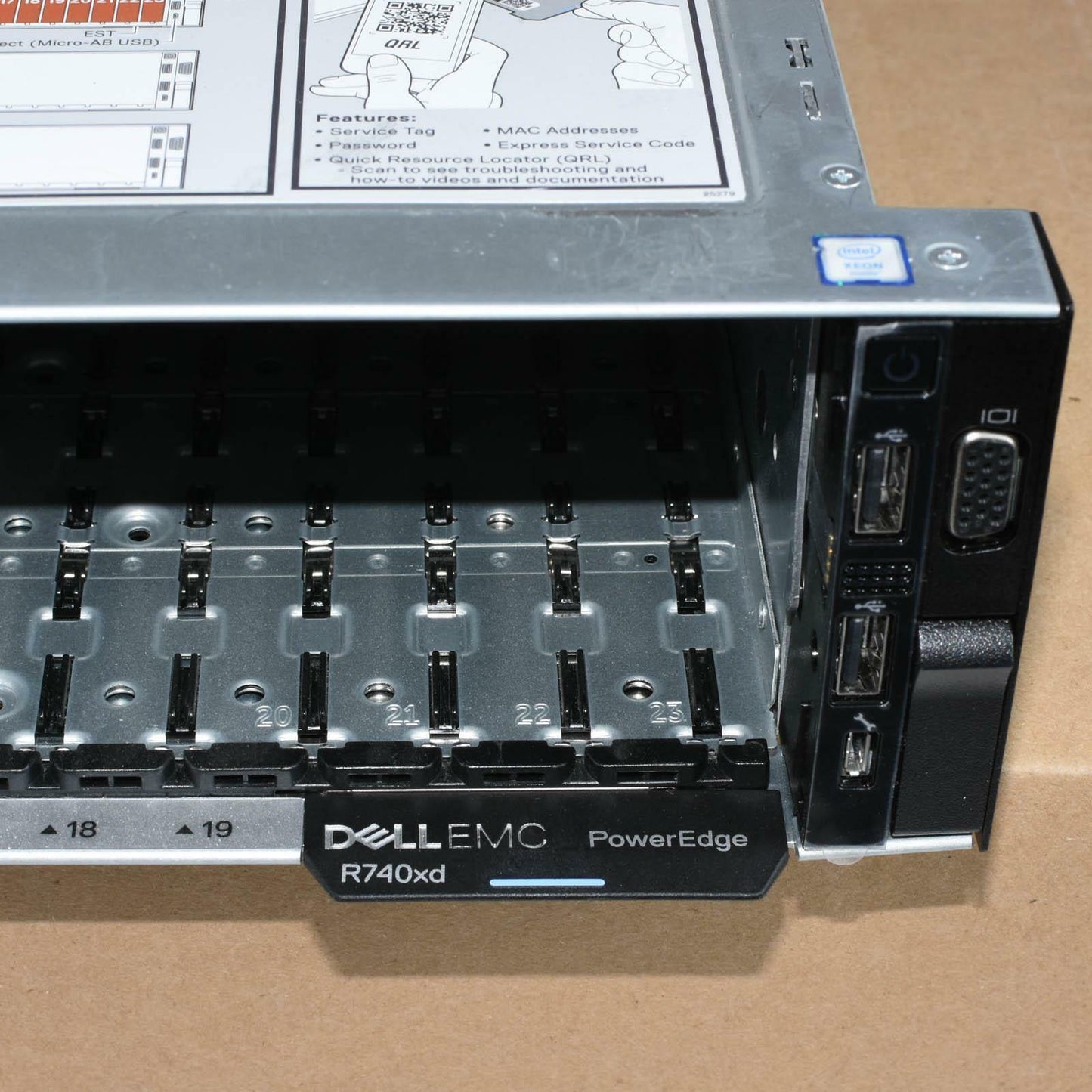 Dell PowerEdge R740xd 2.5" SFF 24-bay PERC H740P 8GB iDRAC 9 Ent 2x2000W 2U CTO